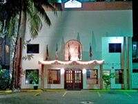 The-Hotel-Bella-Vista-by-night